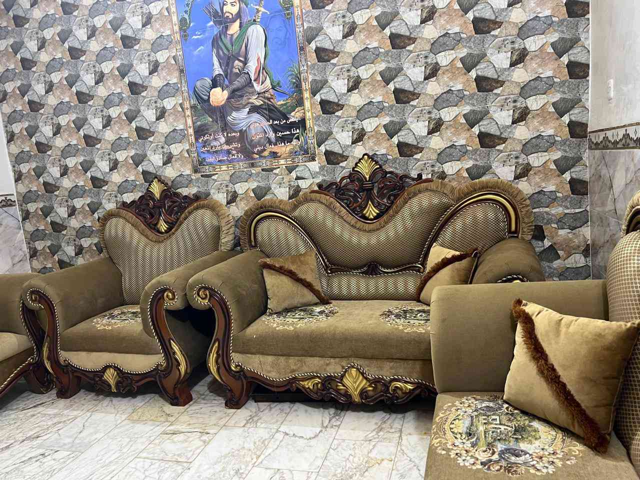 السلام عليكم ورحمة الله                                                           تخمين البيع النضافه فول مثل ماموضح عندك بلصوره رئاسي.        العدد ٤ كرسي. نفر  &٢كرسي ام النفرين &و٤كرسي ام ٤نفرات.     السعر مليون ٥٠٠الف. صاحب التخمين ***********.              ملاحظه مكلف بلنشر
