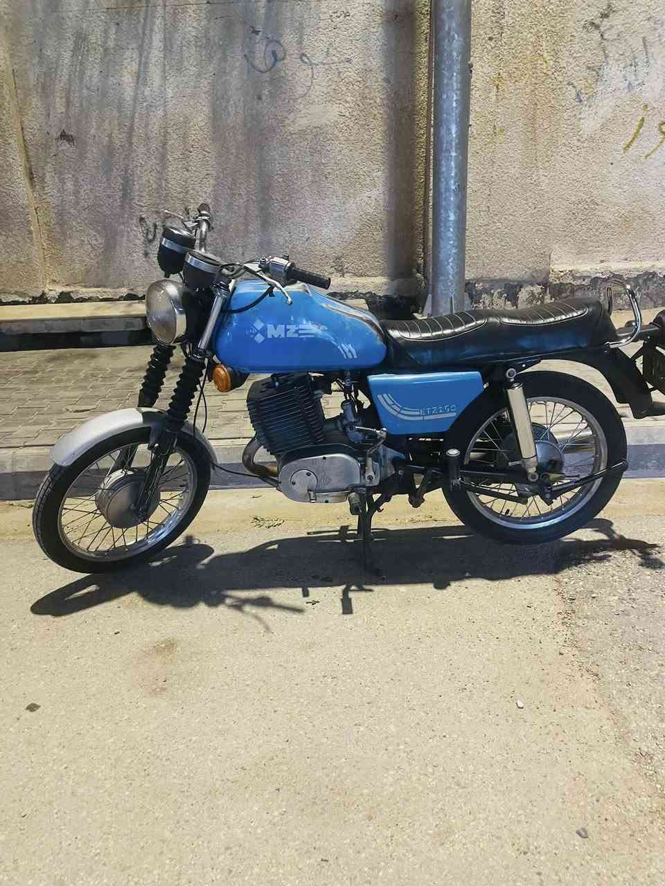 اسلام عليكم 
 82MZ للبيع رقم وسنويه تحويل ثاني يوم 
كصه ثانيه ع فتح. قطره لحيم مابيهه كشرهه ع بلاد مامصبوغ 
كامله كلشي ماعايزه ناريتهه ماكنيت مال قنبوره 
مكاني كوت هاذ رقمي ***********
