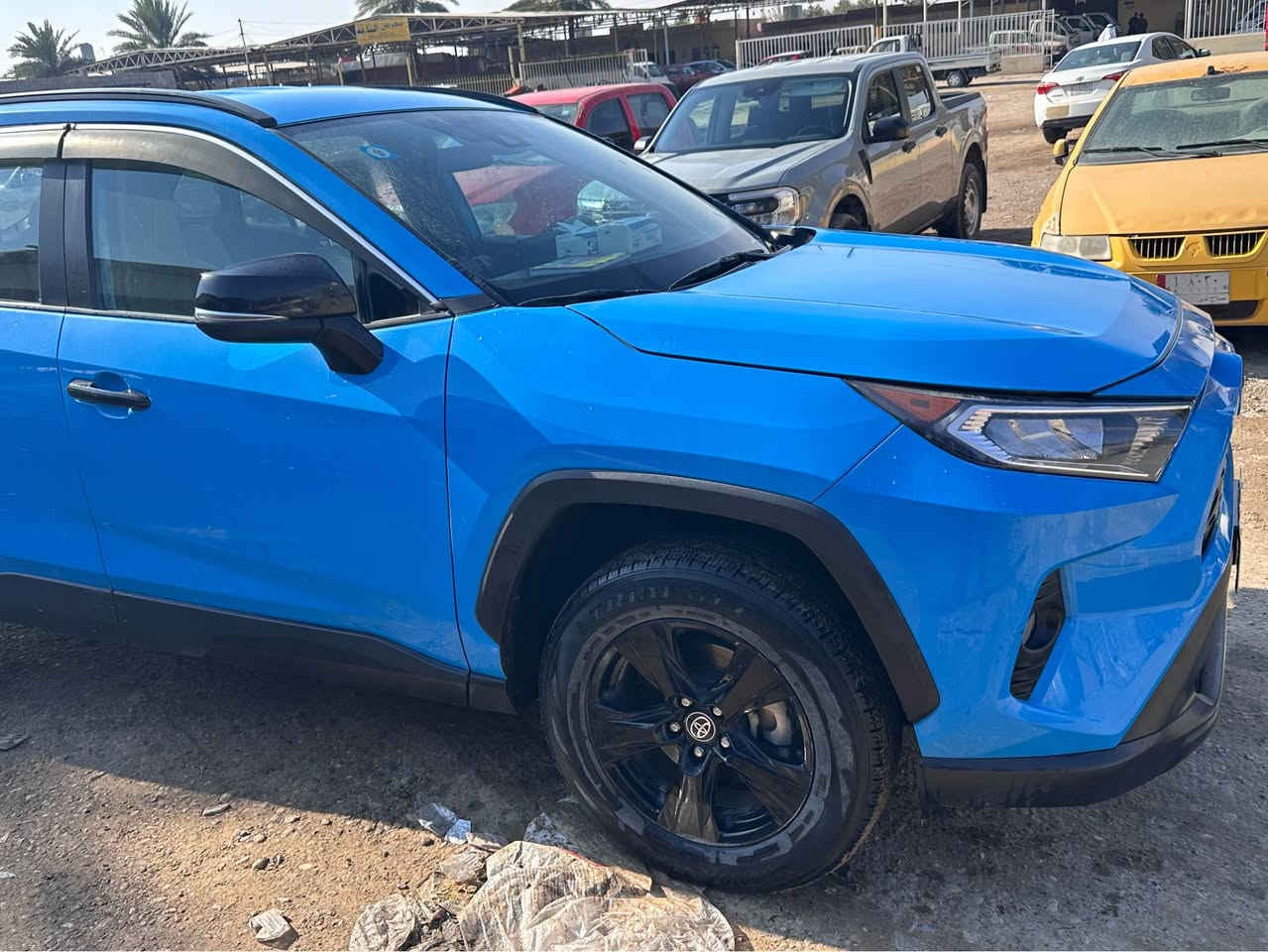 للبيع تويوتا RAV4 - راف فور موديل 2021 XLE وارد أمريكي 
رقم بغداد - تحويل ثاني يوم تاخذ 
ضرر فقط في الجهة الخلفيه باب الصندوق مبدل اصلي نفس اللون 
بصمه + اشارات بالمرايات الجانبيه + نظامين سرعه ECO و SPORT + داخل بيجي 
السياره حلوه وكاعده ومو ناقصها شي 
السعر - 200$ 
للتواصل .. *********** 
مكان السياره سامراء . سامراء, صلاح الدين
