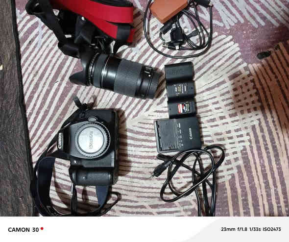 لسلام عليكم إخوان 🌹
عندي كاميرا للبيع، بصراحة ما أعرف نظامها لأن إجتني هدية وكانت بجنب الطقم وما مستخدمها نهائياً.

🔋 الحالة: متوازي عليها
💰 السعر: 550
📞 للتواصل واتساب: ***********
