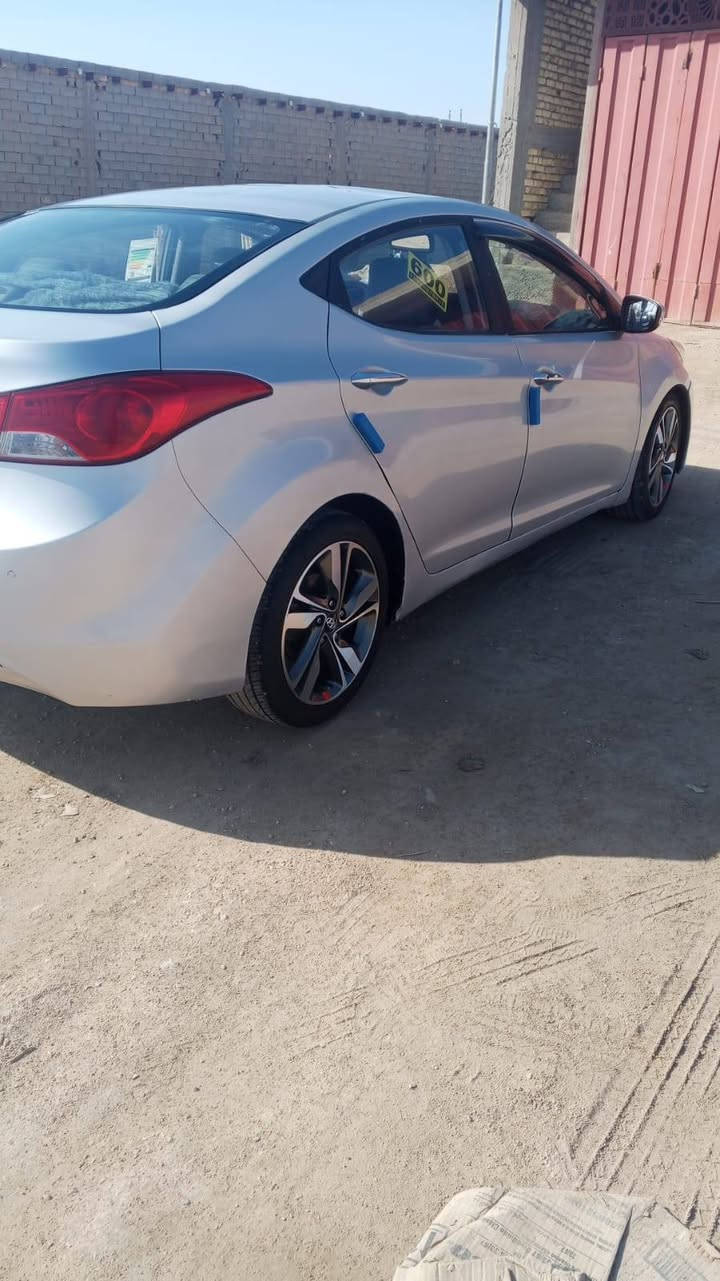 السلام عليكم النتره موديل 2014ادوات أدوات كصه جنطه سياره فول مواصفات كير ومكينه حداديه كله جديد تبريد ثلج تخم تاير جديد شاشه كبيره بصمه كشنات كهرباءي تدفه تبريد لا بيه دحجه ولا زلغ متومه شمالي طبق الصل سنويه عظم عاج مكاني ناصريه السعر 55  مراوس بسياره اصولي ***********👍
