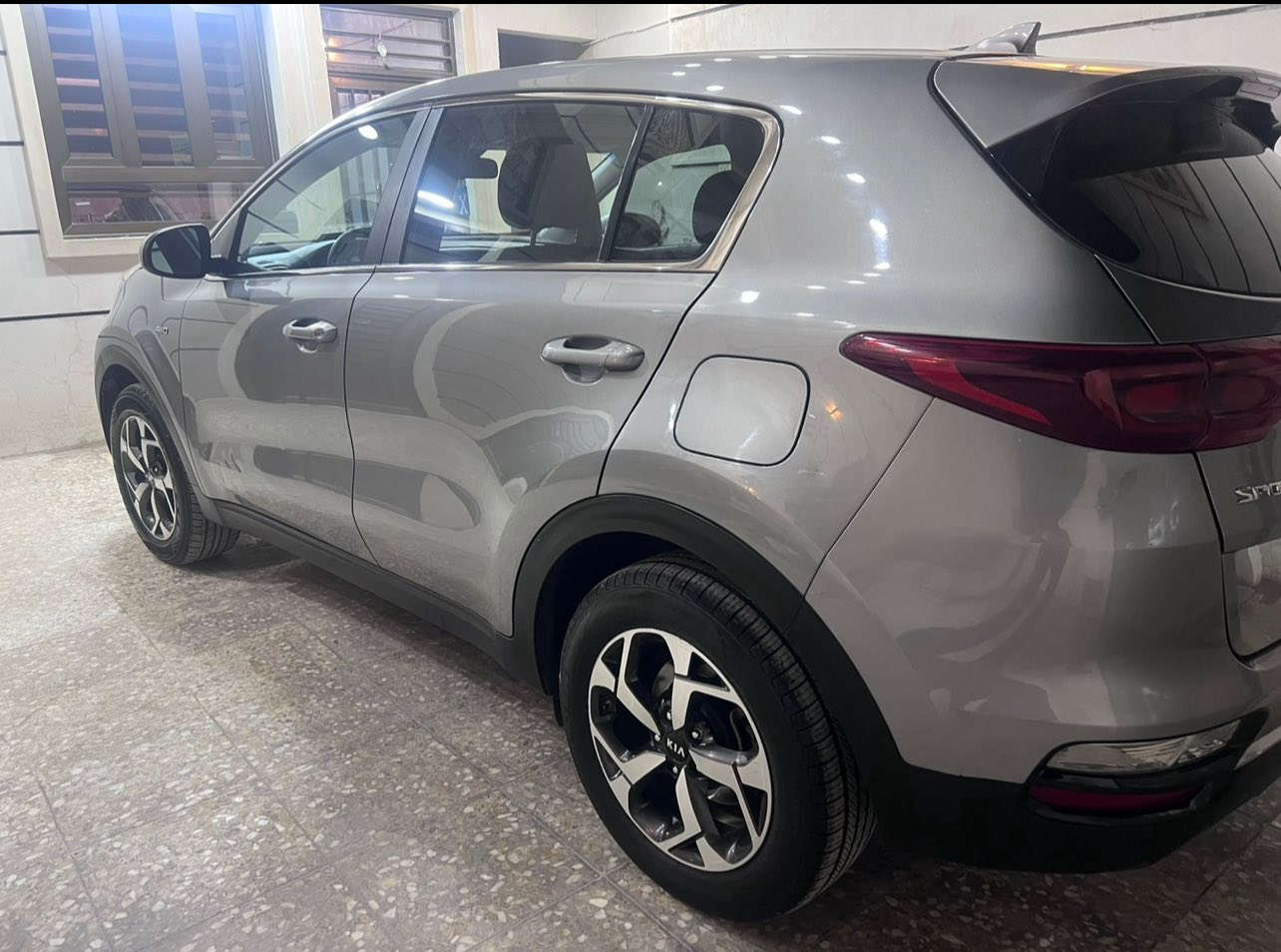 كيه سبورتج. وارد امريكي. موديل 2021
الرقم. اربيل. 
نص فول.   ماشيه 68.  الحادث واضح بل صوره. وبيه بارد كد شبر وشويه. بابا السايق. السياره بجم كبس 

العنوان بغداد مدينه الصدر 

الاستفسار /***********

السعر  175$. وبيع مجال حق الجيه.
