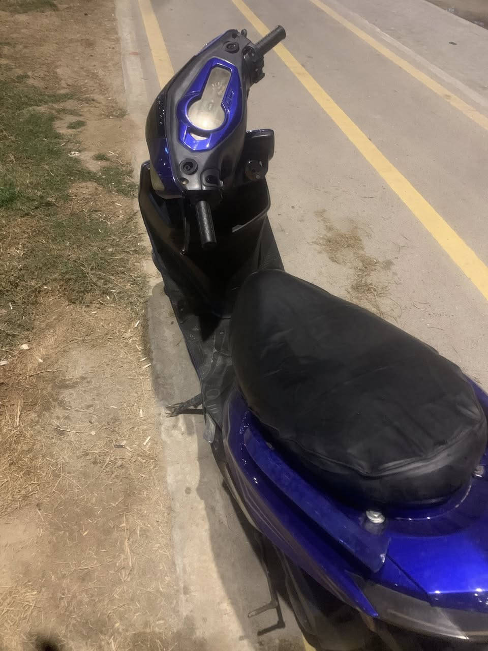 سلام عليكم دراجه سكنس للبيع كلشي شغال بيه سلف او هندر كهربايات شغاله لسعر ..300 او بيه مجال محتاج او ريد بيع الرقم وتساب او تصال/
مكاني الحيانيه ***********
