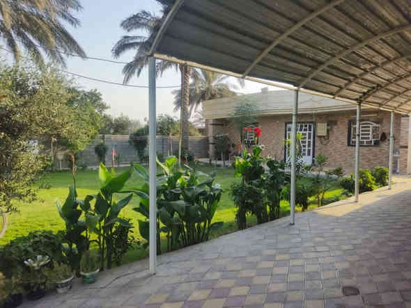 دار للبيع زراعي عقد ١١٧ المساحه ٦١٢ متر بغداد جسر ديالى الزويه ٤غرف نوم صاله مطبخ استقبال كامل الخدمات كراج حديقة السعر ٢٠٠ بي مجال ***********
