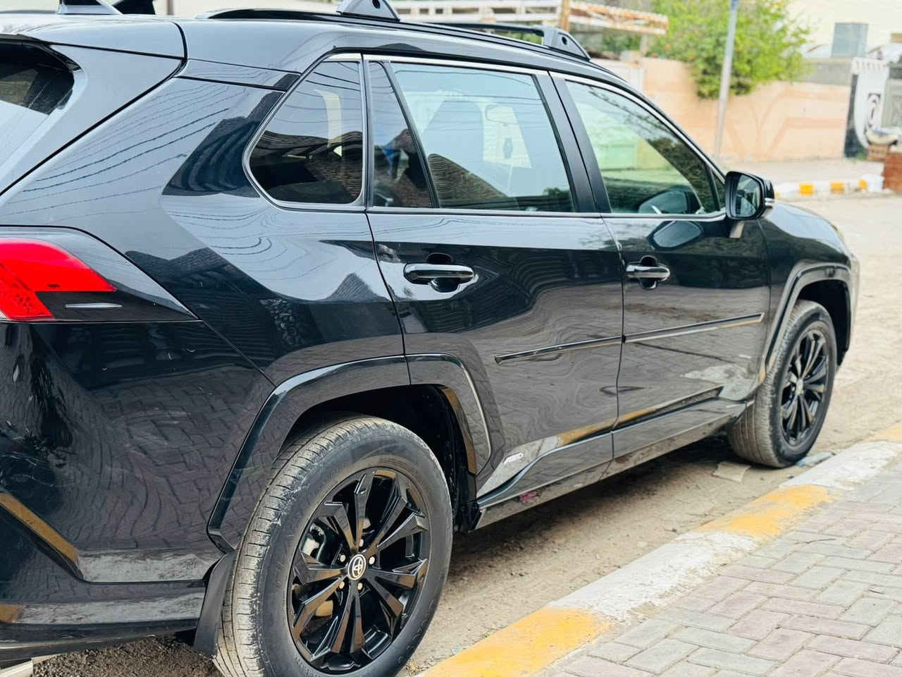 السلام عليكم
مراوس بكامري 2025
RAV4 SE 2024 هايبرد  بانزين

رقم بغداد مميز

موصفات 

بصمه 

كشن كهرباء

حساسات امامي 

حساسات خلفي

رادار امامي

رادار خلفي

نقط عمياء

اوتو هولد

انظمه قياده

هاند بريك بصمه

وبعد بيها موصفات حلوه

ماشيه 12

وصور الحادث بل منشور

محرك كفاله وگير كفاله وصدر وتبريد  الحمدلله 

207وبيهة مجال ورجاءً مو شراي لتعلق وتعبني كلمه طيبه منك واعبر المنشور حبيبي 

مكاني صلاح الدين سامراء 

للاستفسار ***********
