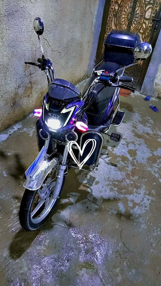 سلام عليكم دراجه هالي البيع نضيفه كلش يحتاجله بطاريات السفسار تصال
*********** يوجد وساب
