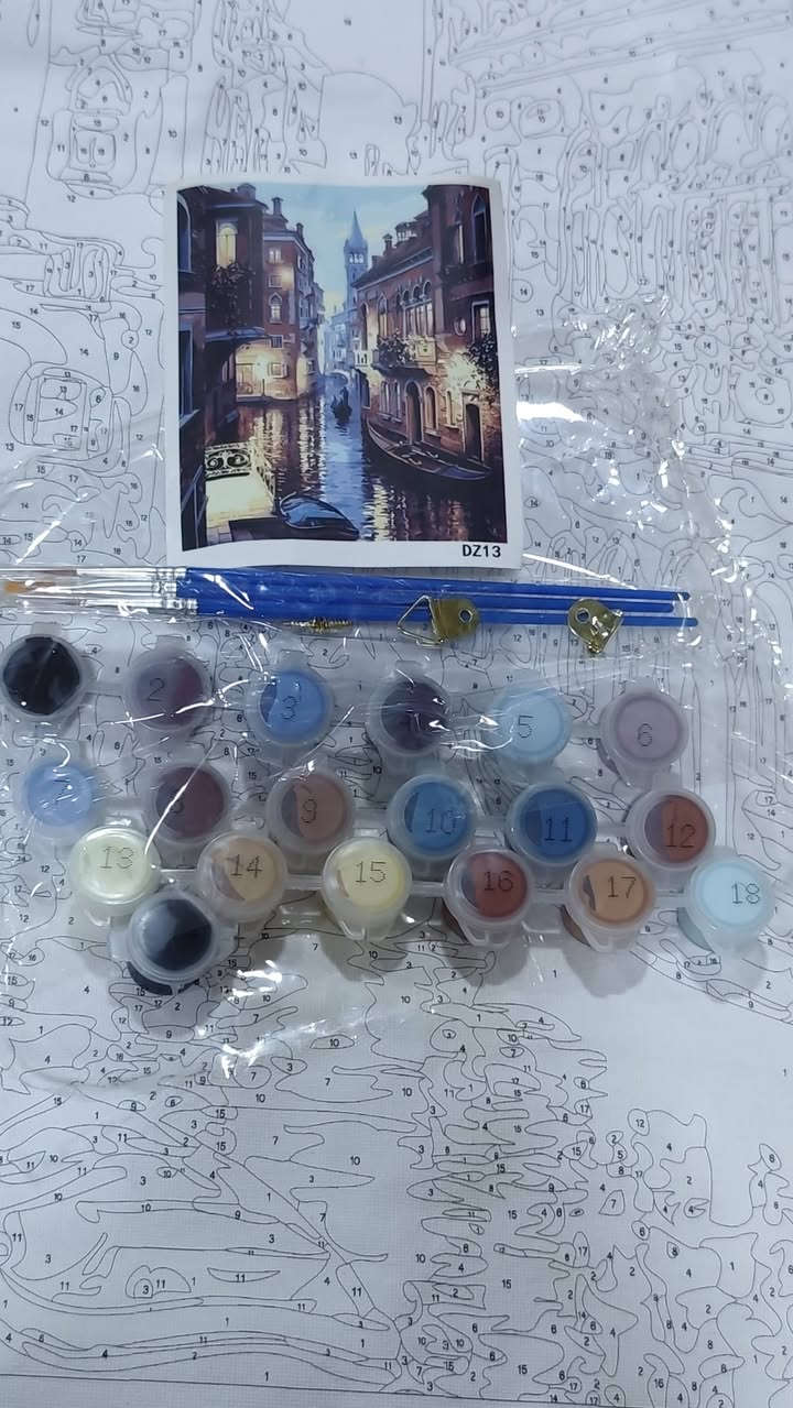 اصنع لوحتك الفنية الخاصة بكل سهولة 
🎨✨"الرسم بالأرقام"
هل تبحث عن طريقة للتخلص من ضغوط العمل والاستمتاع بوقت هادئ؟ 
✅ لا تحتاج لخبرة سابقة: الأرقام على اللوحة ترشدك لاختيار اللون الصحيح.
✅ مجموعة كاملة: (لوحة كانفاس مرقمة، ألوان أكريليك زاهية، فرش احترافية، وإطار خشبي DIY) سهل التركيب
✅ ديكور راقٍ: بعد الانتهاء، ستحصل على لوحة فنية بقياس 40 \times 50 سم جاهزة لتزيين حائط منزلك.
ابدأ إبداعك اليوم، أو قدمها كهدية مميزة لمن تحب! 🎁
يتوفر قطعتين بأيطار خشبي و3 قطع بدون ايطار 
السعر للقطعه الواحدة ب 10 ألاف القطعتين ب 15 الف 
ملاحظة اللوحات اشكال متعددة 
يتوفر توصيل 
#رسم_بالأرقام #لوحات_فنية #رسم_أكريليك #فنانين_العرب #تعلم_الرسم #لوحة_كانفاس #رسم_بالارقام #إبداع #هوايات_فنية #فن_تشكيلي
#ديكور_منزلي #لوحات_جدارية #تزيين_منزلك #ديكور_مودرن #لمسات_فنية #تصميم_داخلي #تحف #هدية_مميزة #هدايا_فنية
#راحة_نفسية #وقت_الاسترخاء #تفريغ_طاقة #هواية_جديدة #تلوين_للكبار #رسم_تلوين #تخفيف_التوتر


**إذا كنت صاحب هذا الإعلان وتريد حذفه لأي سبب، رجاءا أرسل رسالة إلى الدعم الفني**