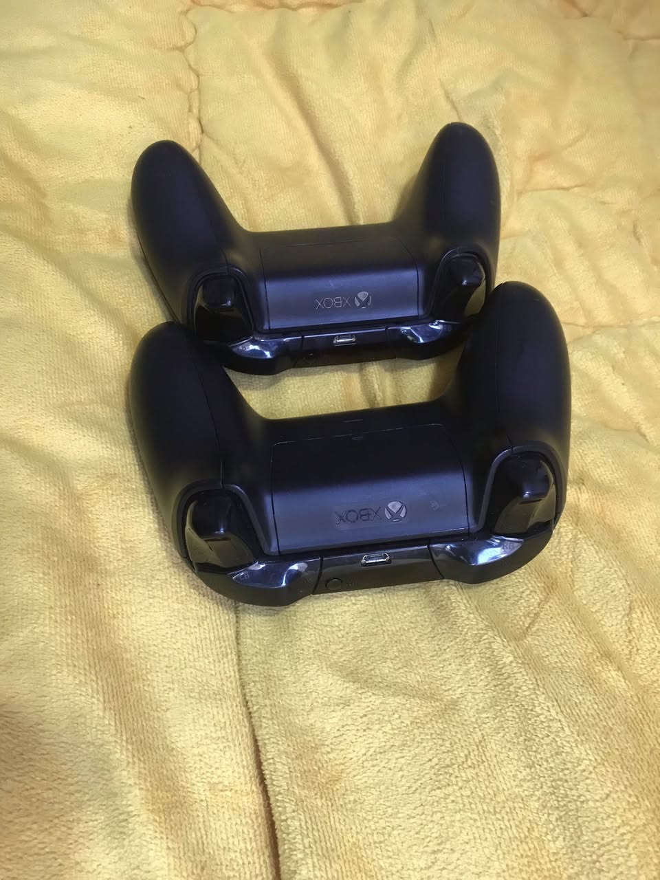 الباندل مصلحة بلا قبق باتري 

والسود ممفتوحات ابد 

سعر الوحدة 28


**إذا كنت صاحب هذا الإعلان وتريد حذفه لأي سبب، رجاءا أرسل رسالة إلى الدعم الفني**