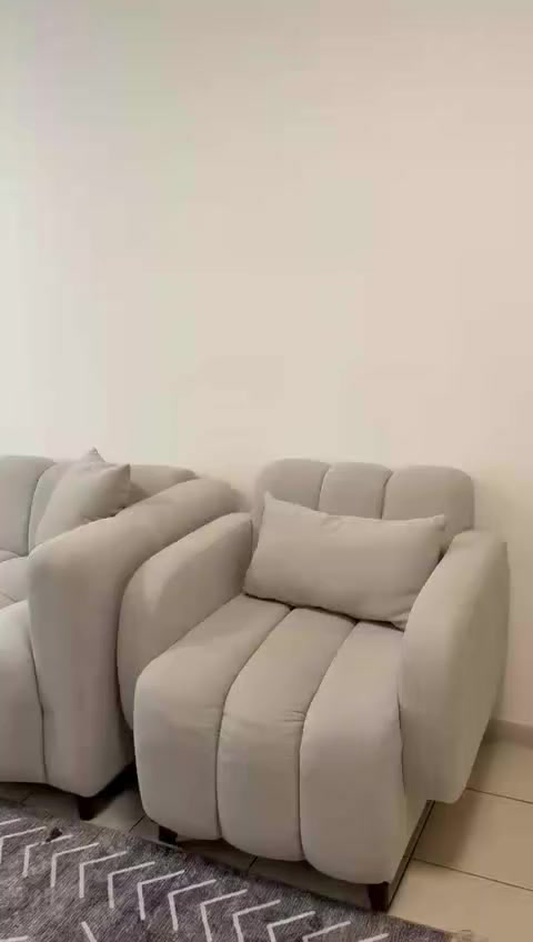 كنتور تركي نظيف جدا ابواب تتقفل
بسمايا
