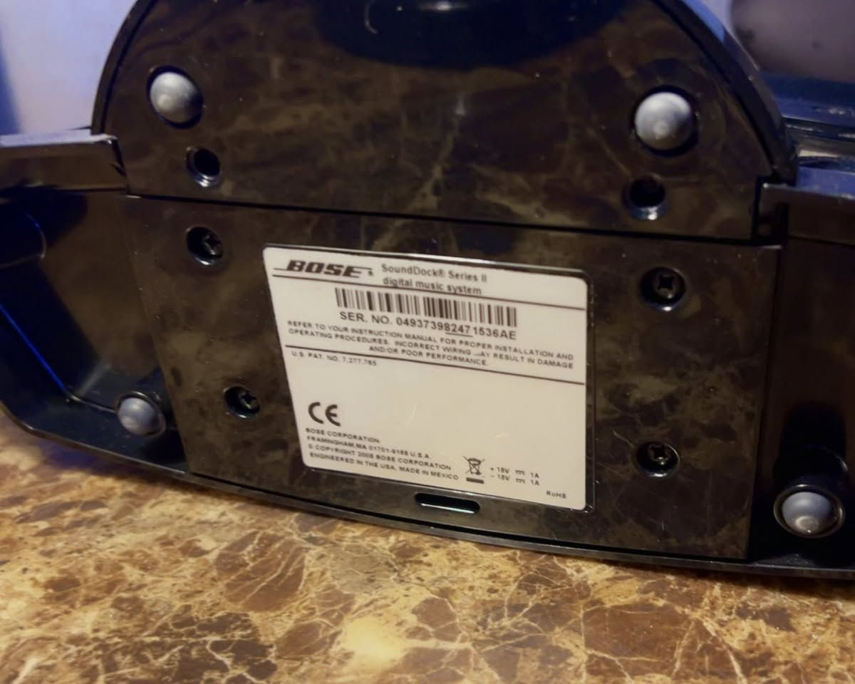 من رخصة الادمن طلعلي هذا سبيكر bose sounddock ll نسخة الاحدث هذا مو القديم بحياتي مطالعلي بهيج نضافه لكن للأسف بدون شاحن للأمانه مفاحصه لان ماعندي شاحن العنده غراضه ويعرفله ينطيني سعر بالخاص توصيل موجود


**إذا كنت صاحب هذا الإعلان وتريد حذفه لأي سبب، رجاءا أرسل رسالة إلى الدعم الفني**
