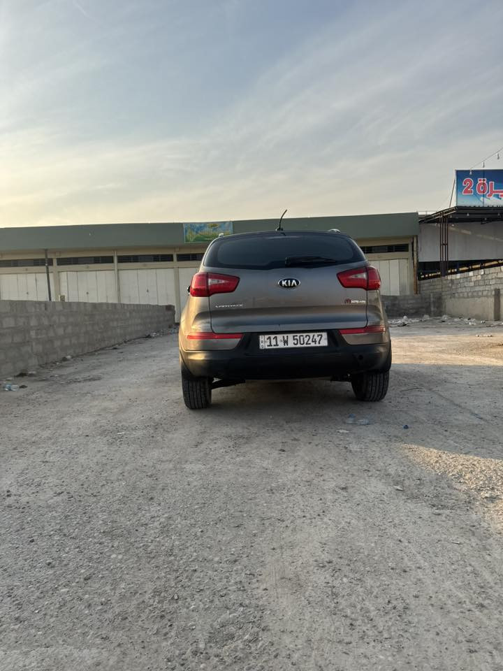 كيا سبورتج 2015    كير ومحرك مكفول شرط جديده  سياره جاهزه من كلشي 
السنويه 2030
السعر110$ 
***********
فقط اتصال
