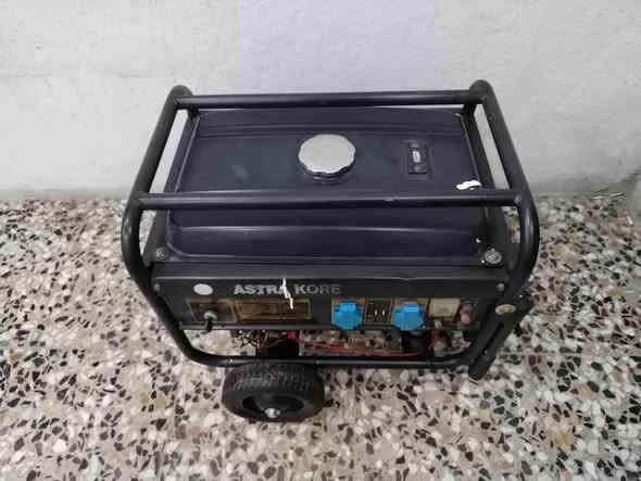 مولده استرا بانزين 3 كيفي 12امبير مولد كلش نضيفه بلاديه ما داخله تصليح تشتغل نكره سلف وحبل فقط باتري هابط صوتهه كلش هادا مكاني بغداد الشعب السعر 160
***********
يوجود خدمت توصيل 🚚 بغداد
