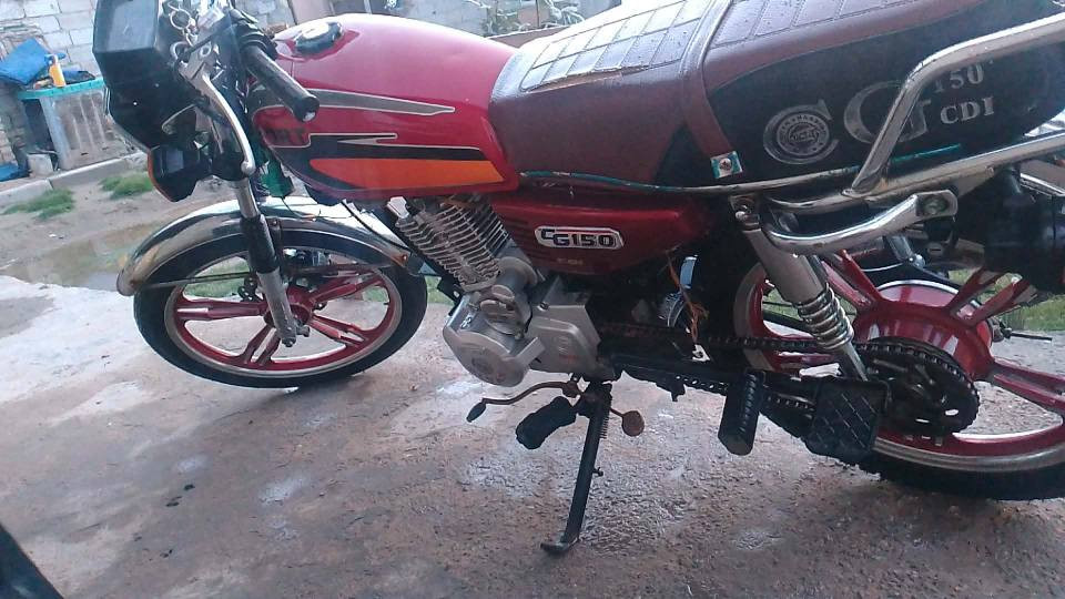 دراجه للبيع سيفان خمسه  كير حلاويه اوراقه كامله دراجه كلش نظيفه العنوان نجف الاشرف السعر 550 وبيها مجال وما بيها اي نقص. ***********. موديل 2021 (◔‿◔) النجف, العراق
