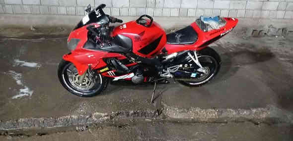 السلام عليكم دراجه افوراي هونده البيع
موديل 2004
كفاله ....
رقم وسنويه  أصولي 
العنوان بغداد 

مستعجل ع بيعته ***********
