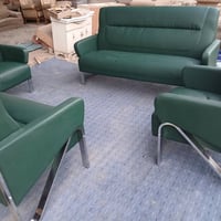 تخم ٧مقاعد جلد ماركه اصليه تركي نظيف جدا جدا مقاعد سبرنك اسفنج سوفت طب...