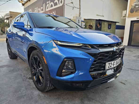 السلام عليكم للبيع شوفرليت بلايزر RS محرك 6 سلندر كامل مواصفات بنوراما 5 كامرات داخل لونين كشنات تدفئه تبريد موديل 2021 ماشيه 43 الف حادث فقط بنيد ايرباك ستيرن راجع سستم السياره جديده السعر 197لستفسار الاتصال ***********
