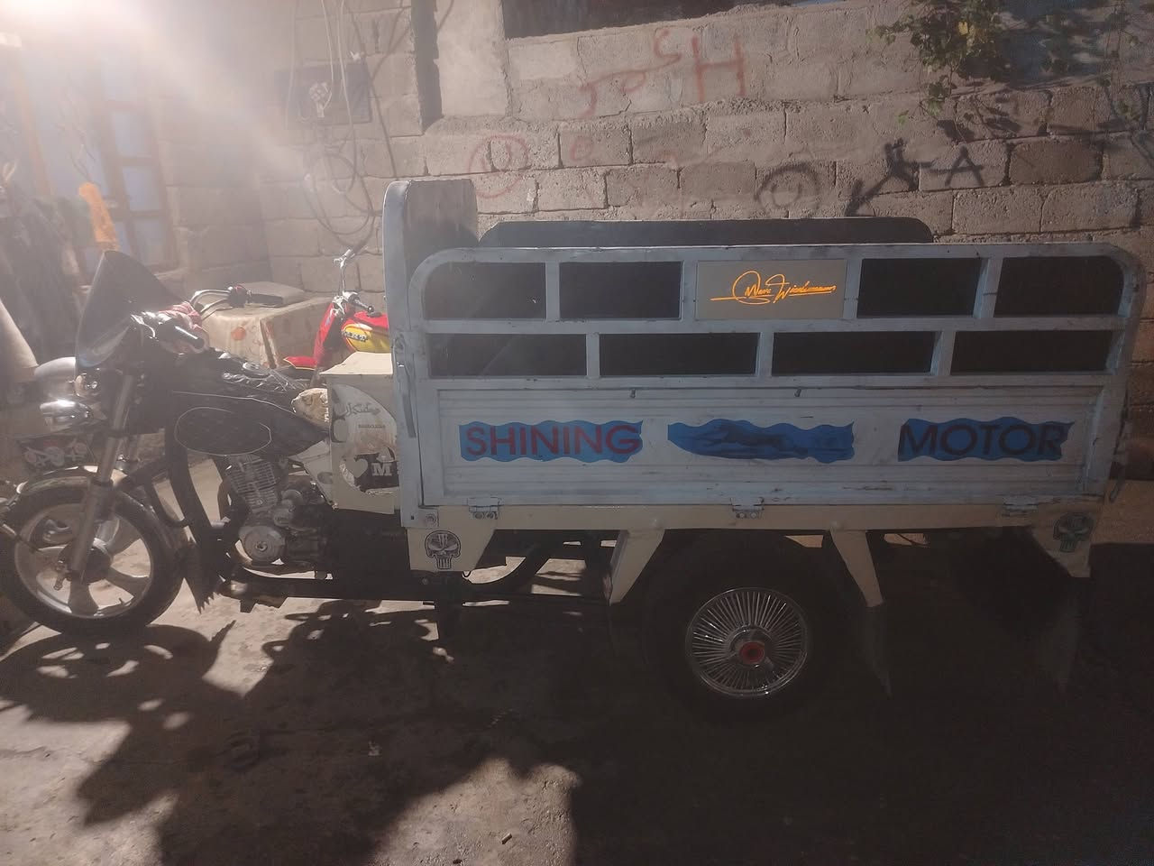 السلام عليكم ستوته للبيع موديل 16 محرك 24 السعر مليون وبيها مجال للطيبين الشر يخابرنا اياالرقم***********
