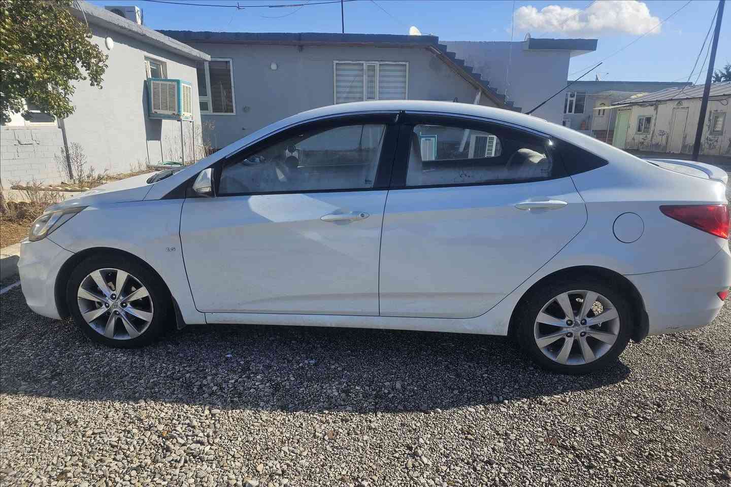 هیۆندای ئه كسينت 2012  گێر ئۆتۆماتیک 
سەنەوی نوێیە تا 2030 
هیچ مەسرەفێکی تێدانیە 
زۆر پاک و خاوێن 
وێنەی سۆنەرەکەیم داناوە 

سـعـر : لە کۆمێنت داوابکە ڕاستەوخۆ بۆت دێت 📥 

گێر و مەکیەنەی بەشەرت 
هیچ کێشەیەکی تێدا نییە 

ژمارەی خاوەنەکەی 
***********
شوين  زه رايه ن
