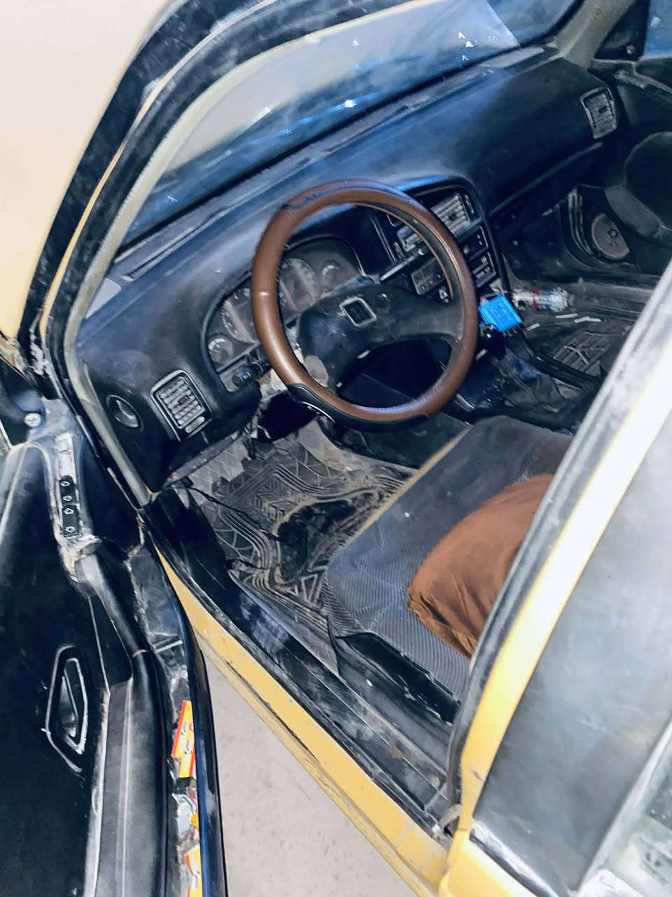 سلام عليكم خوان عندي هاي سيارة بيجو للبيع السياره تعبانه تشتغل بس اتكطع اترتر شواصي طاكه سنويه ب23 استنساخ رقم نجف راعي ما اندل ابيع كوم حديد الي يجيني لا يكلي شبيهة ما بيهة يعني ابيعهة تفصيخ كوم حديد السياره هل موجود تاخذهة من الباب اتعهدلك عن السرقه سعر 900 مكاني بغداد حي اور
***********
