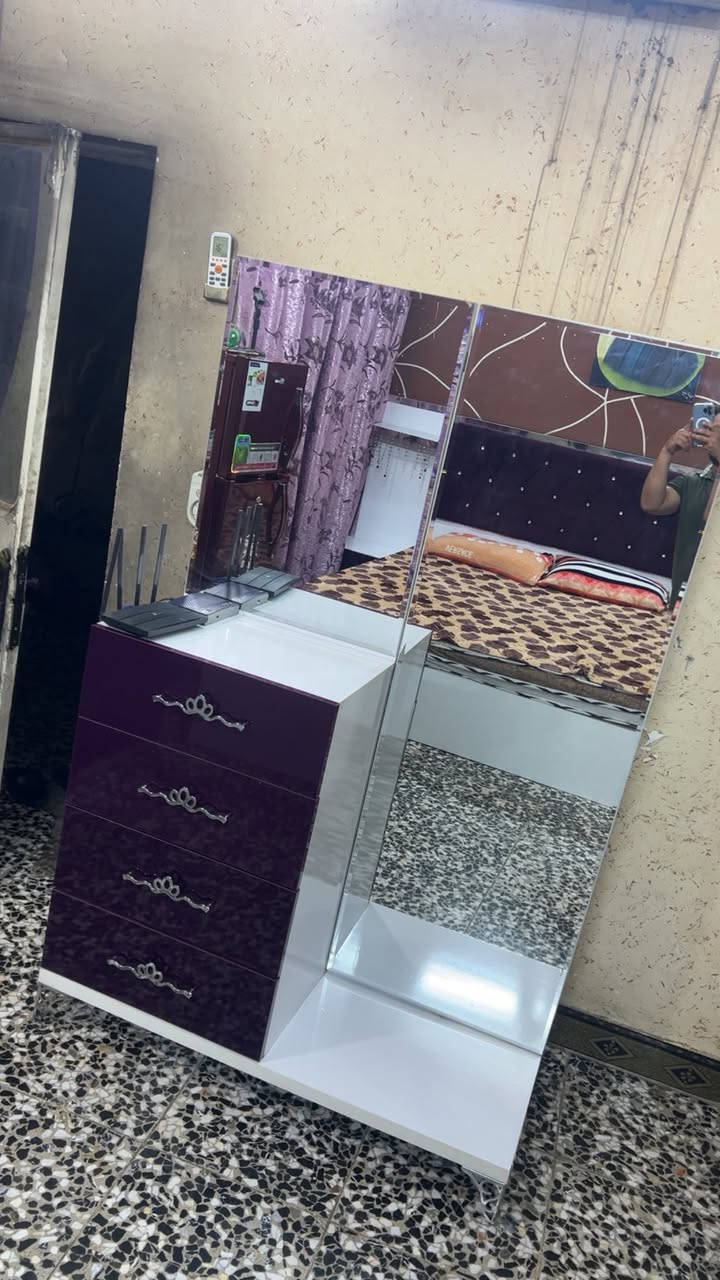 غرفه أخشاب تركي ثقيل درجه أولى للبيع
بغداد مدينه الصدر ***********
