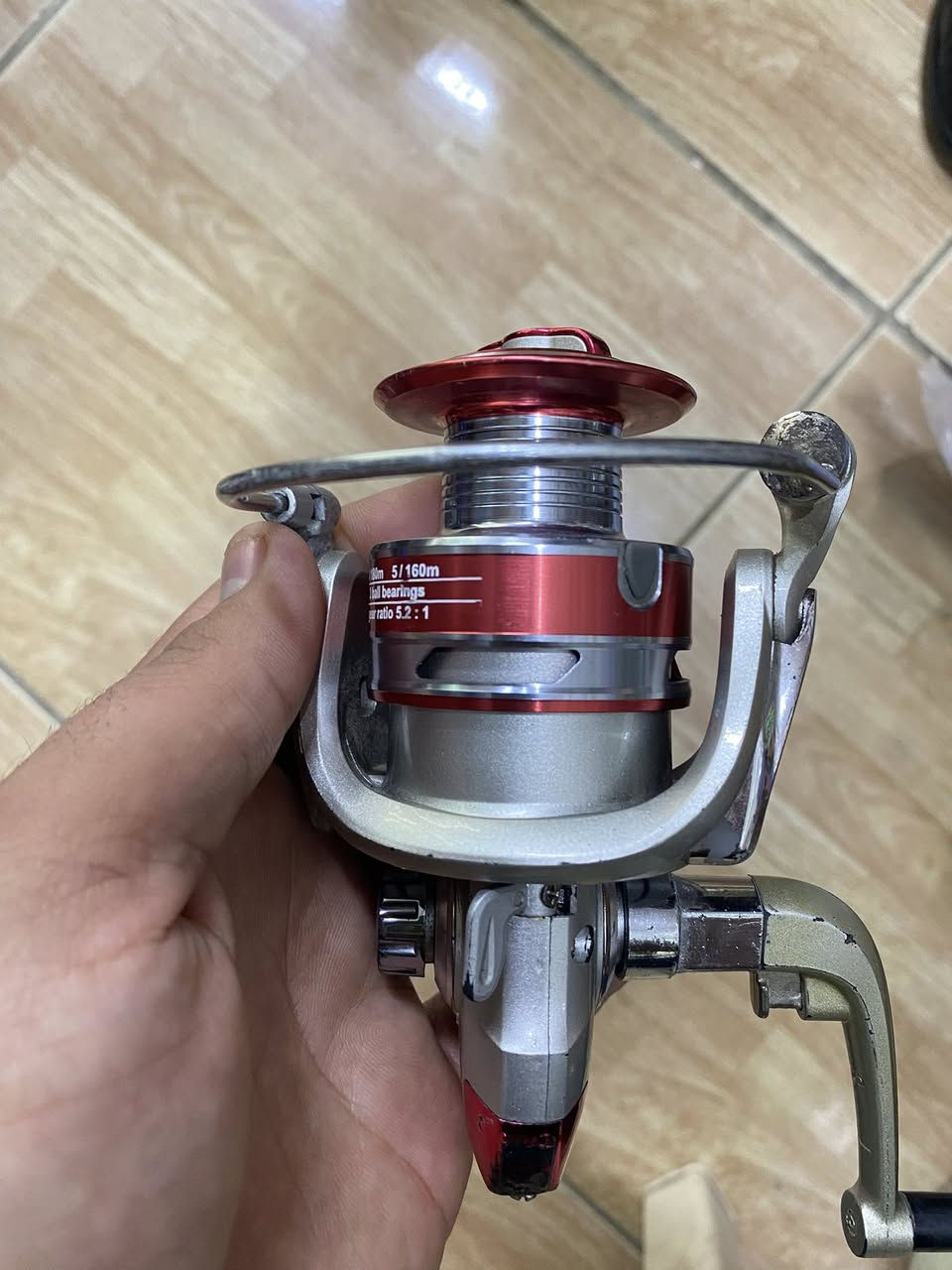 سلام عليكم 
مكينه باله ماركة SPIN حجم 4000
كلاص حديد 
نظافة % 85
سعرها ٢٥ الف مع توصيل 
***********
خيط حجم 40 ياخد 180 متر
حجم 50 ياخد 160 متر
