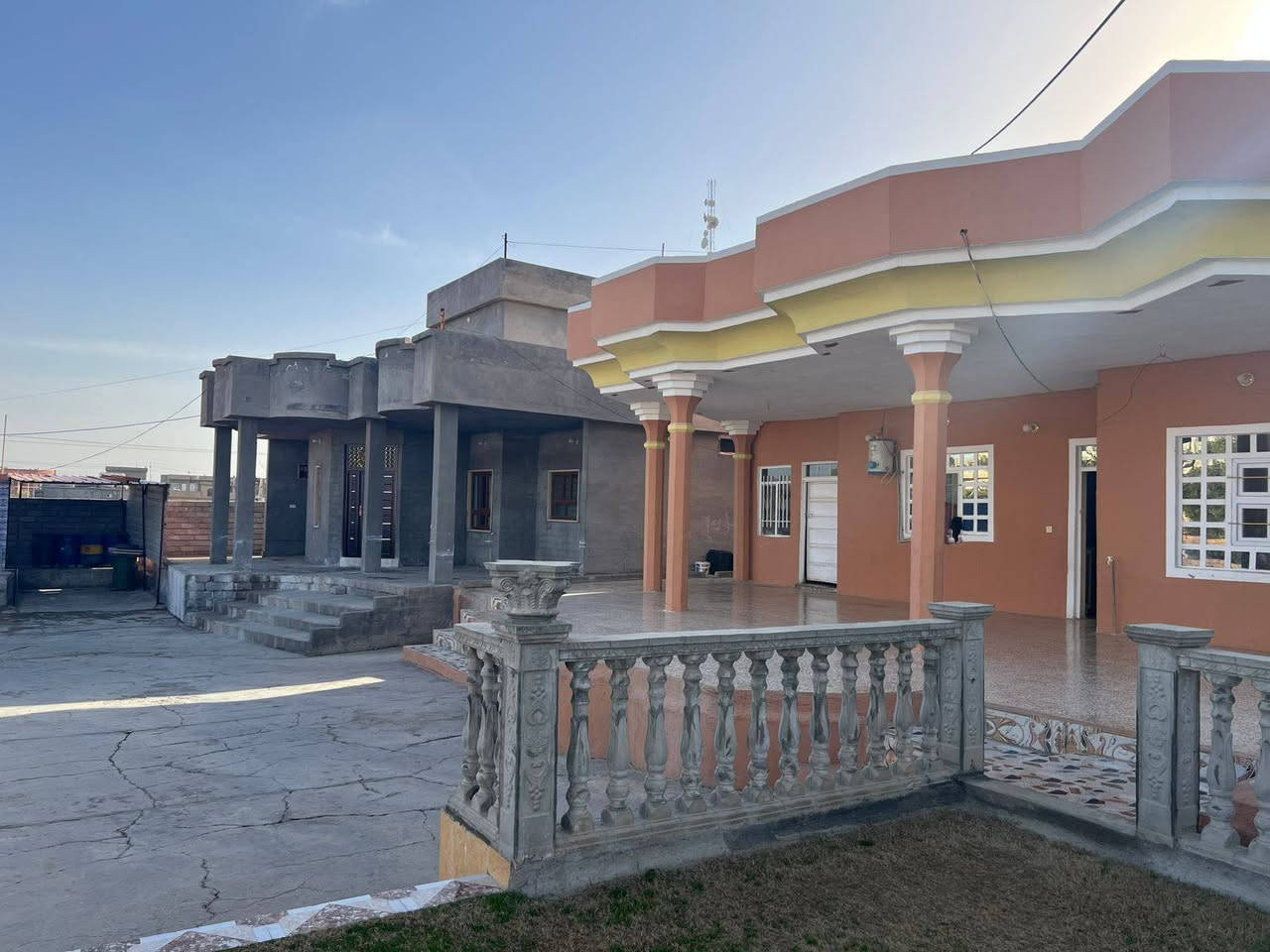 بيتين للبيع  كاملات وجاهزات المكان الطوب تل اجميله الاستفسار.
‭0770 587 1286
