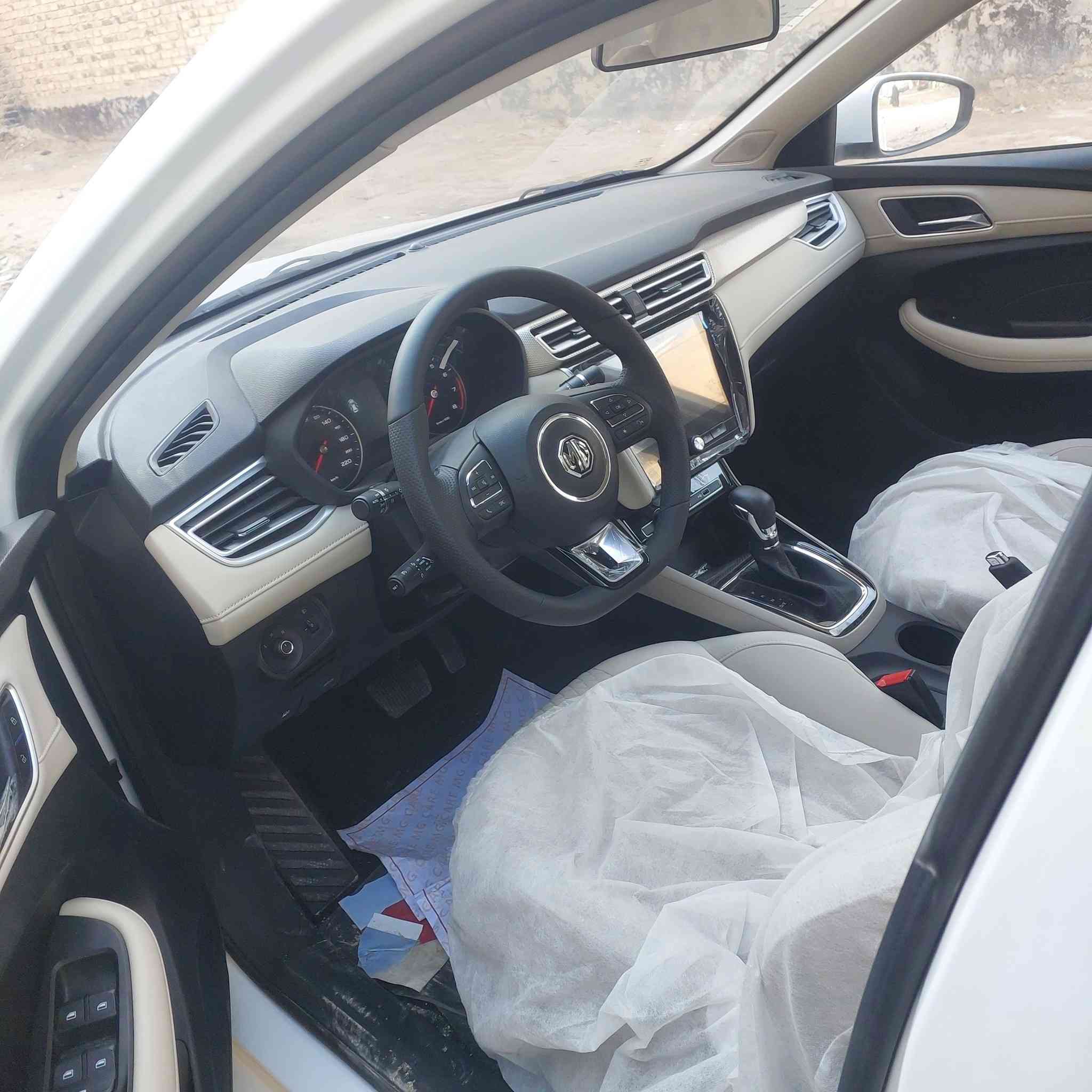 سلام عليكم ام جي فايف مديل 2025 سياره  موصفاته المعروفه
شاشه تحكمات ستيرن  اشاير بل مري  سياره مشايه 80 كيلو *********** الاستفسار  مامرقم
