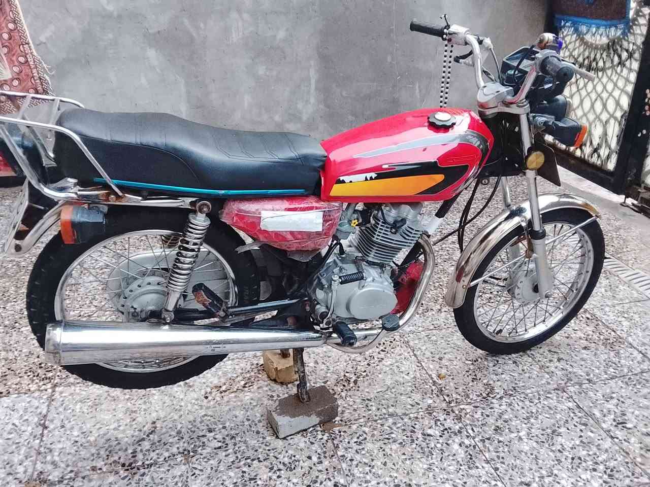 للبيع رقم وسنويه موديل ٢٢ ب1600 وبيه مجال مكان بصره ***********بس واتساب
