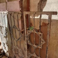 باب وشباك مستعمله للبيع السعر 100 وبيهن مجال رقمي 07803647563