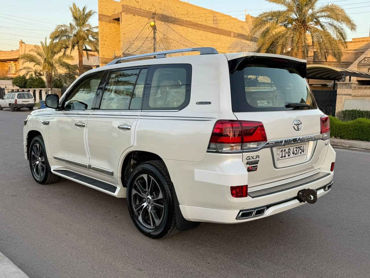 � للبيع لاندكروزر 2020 GXR 🚘
✅ ساز باب أول كراند تورنك 
✅ ماشية 48 الف كم 
✅ رقم بغداد دولي
✅ السيارة باسمي شخصيآ تحويل مباشر
✅ نظيفة وجاهزة للفحص 
📍العنوان بغداد السيديه
💰السعر / 515 ورقه 

📞 للاستفسار:***********
