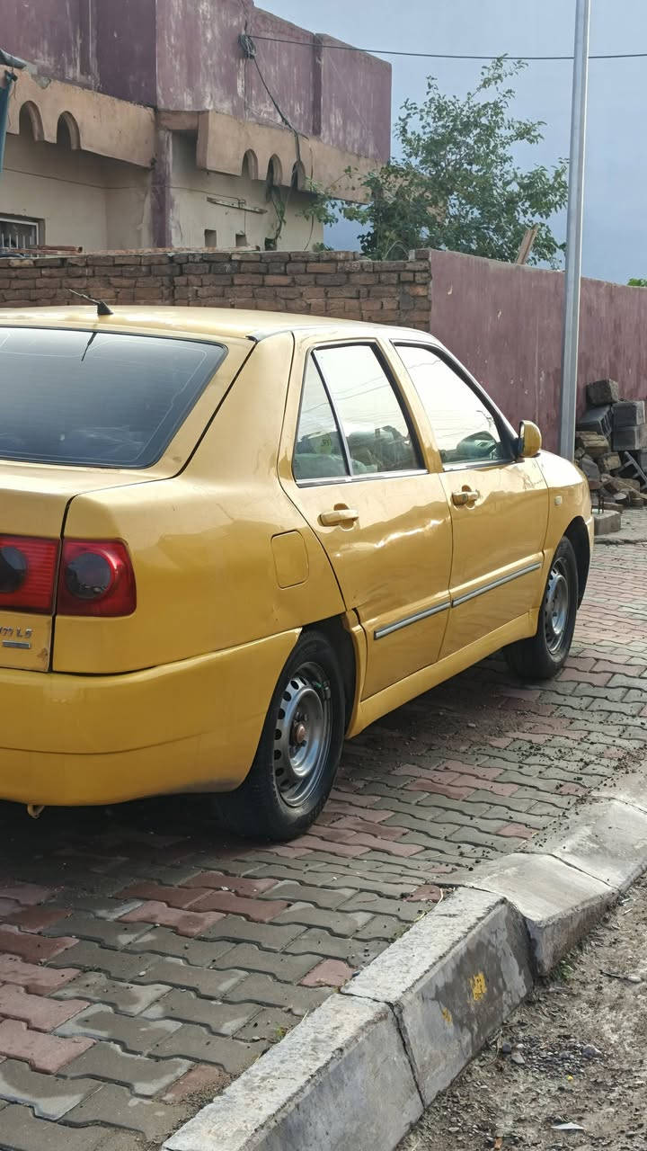 السلام عليكم للبيع موديل 2010 كير مكينه بلادي بشرط  ونظيف بشرط تحويل وكاله رقم بغداد سياره بها قطعتين صبغ فقط وهذا رقمي ***********📞 وعندي واتساب
