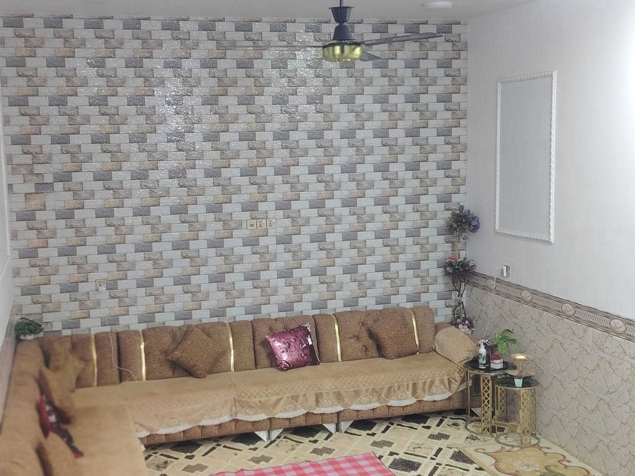 متوفر بيت زراعي ٢٠٠ متر للبيع في مجمع توحيد العفلوكي قرب سكة القطار كافة الخدمات للاستفسار عن السعر الاتصال على الرقم *********** واتساب
