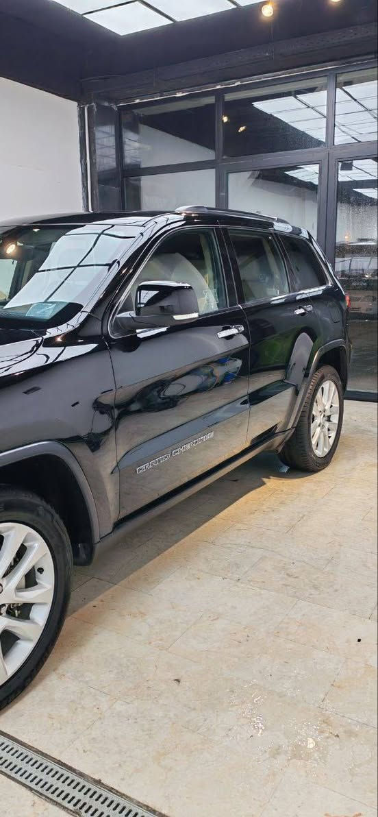 جيب 2017 لمتد خليجي فول  موصفات عدا الجكات ماشيه ١٤٠ السعر ٢٥٥ وبي مجال  

***********
