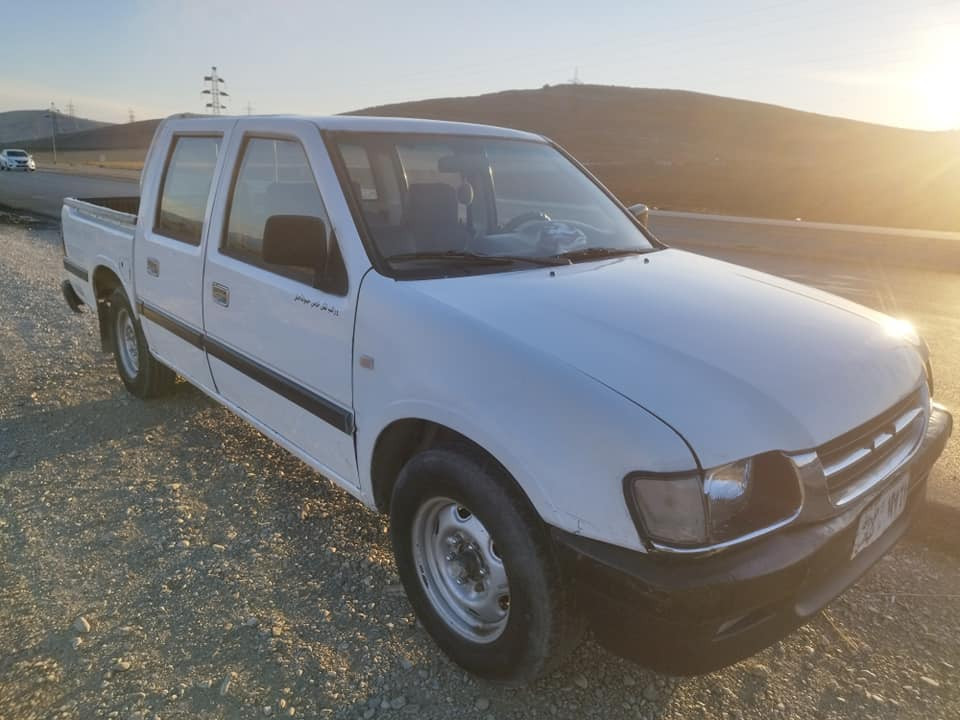 پیکاب ئازووزوو دەبڵ ئاڕم پلاستیک سلیمانی  پەڵە پەڵی بۆ یاغی هەیە بەڵام بە کامل دەی فڕۆشم بێ دەعم و وەرگەڕاو سەیارەیەکی خۆش و چوار تایەی تازەی لەژێرە سعری 45و مەحامەلە***********
*********** رانية, السليمانية
