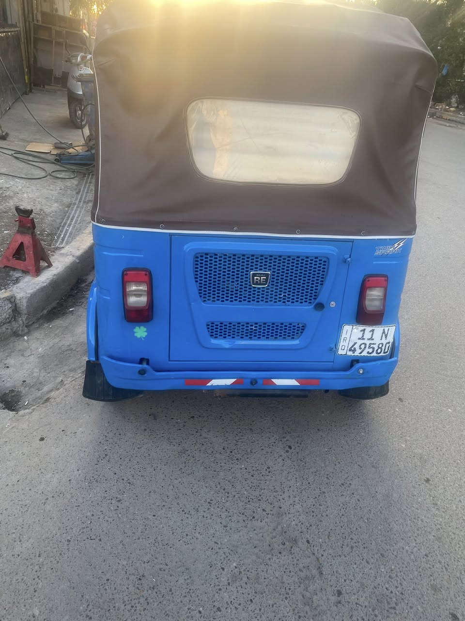 السلام عليكم تكتك ٢١ زركة مبدل بوشة وبستم شركة 

التكتك خير من الله كبل للشارع المكينة تخبل لاتنقيص لاتبخير اخت الكفالة صارت 

التكتك بيها طخطخات زغار من ورة كلش بسيطات وبيها الدوس بيها خياسات شوية 

رقم انكليزي كاملة تحويل شوكت ميعجبك التكتك مال جناي مو بياع شراي تاخذها بوجهك للشغل متصرف عليها كاملة مكملة 

مكاني بغداد الجديدة /النعيرية 
***********
