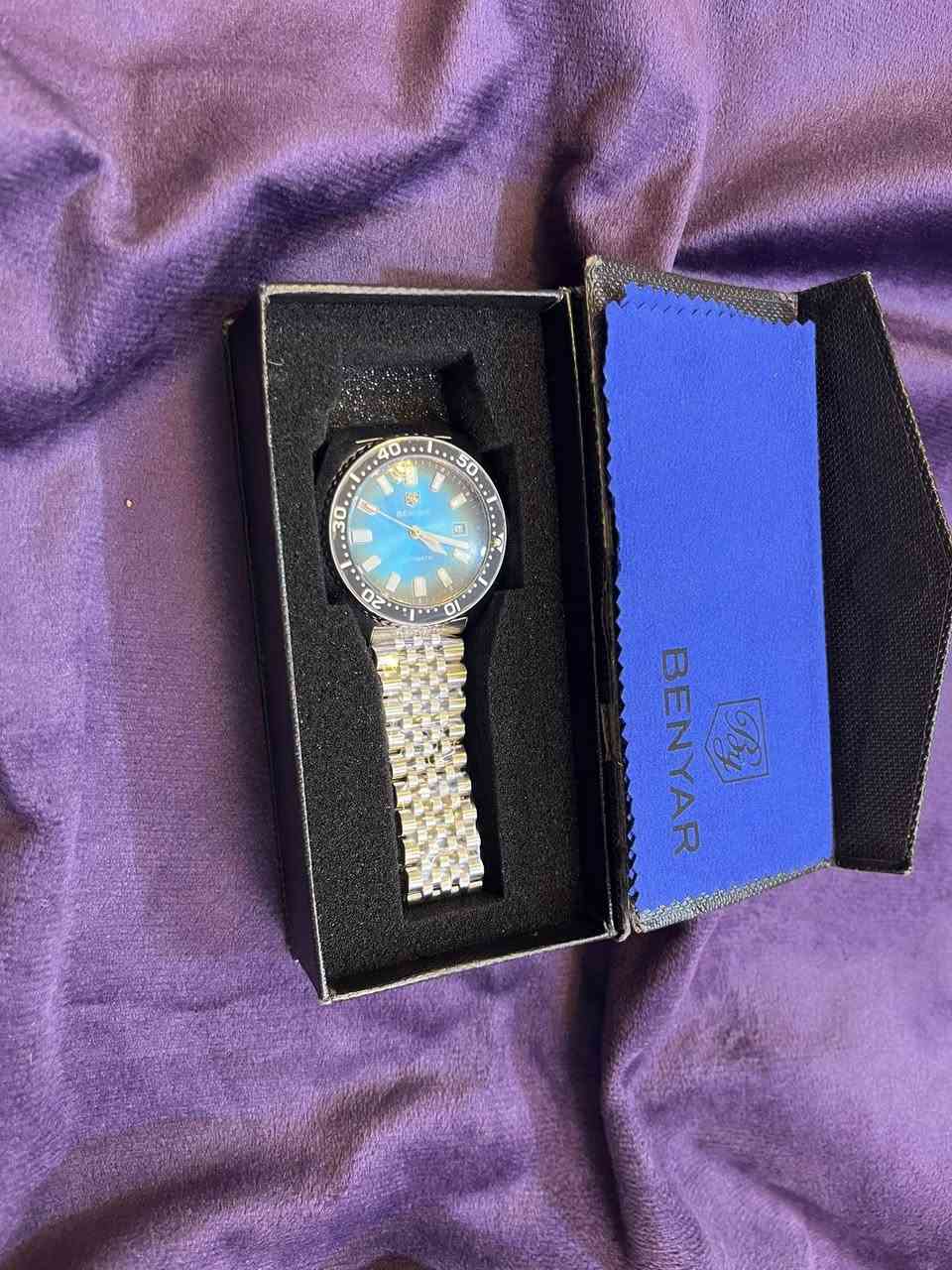 سلام عليكم اخوتي الغالين اخوان ساعة ماركة BENYAR معروفة و غنية عن التعريف قيم وبالعافية عليك بس شرط قيم باليرضي الله اي ايتفسار خاص وتشلع عيوني


**إذا كنت صاحب هذا الإعلان وتريد حذفه لأي سبب، رجاءا أرسل رسالة إلى الدعم الفني**