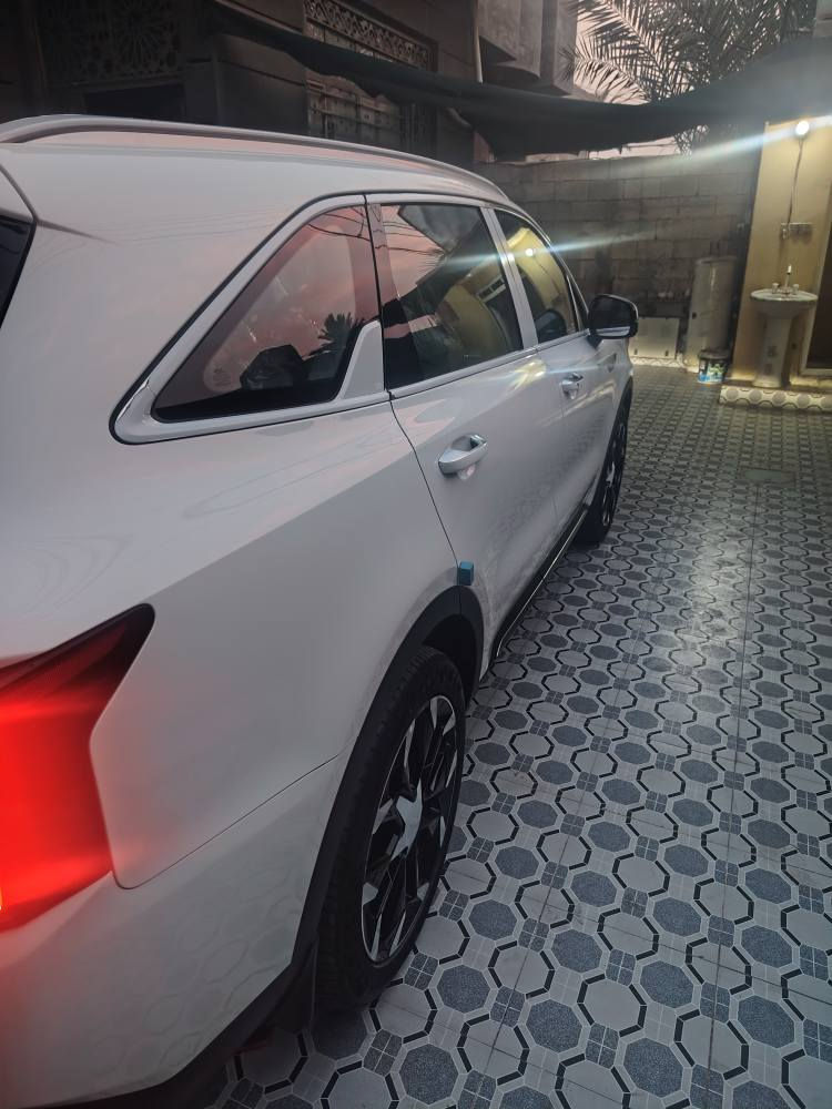 السلام عليكم 
سورنتو موديل2025 خليجي   محرك ستة سلندر 3500 فئة السيارة  نص  فول والسيارة مكفولة ماشي1400
والسيارة استعمال نظيف جداً والسيارة رقم بغداد الجديد الإنكليزي وبأسمي
والمكان ديالئ
وهذا رقمي ‭ ‭*********** بغداد, العراق
