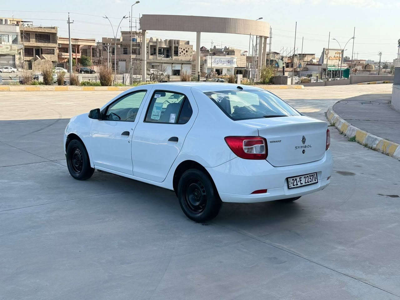 سعرها 63ورقه رينوسنبل 2016بيها 3قطع بدون داخل شرط مكينه وكيربطاقه بانزين بيها مكانها كركوك سنويه لل30شرط التحويل والوكاله ***********
