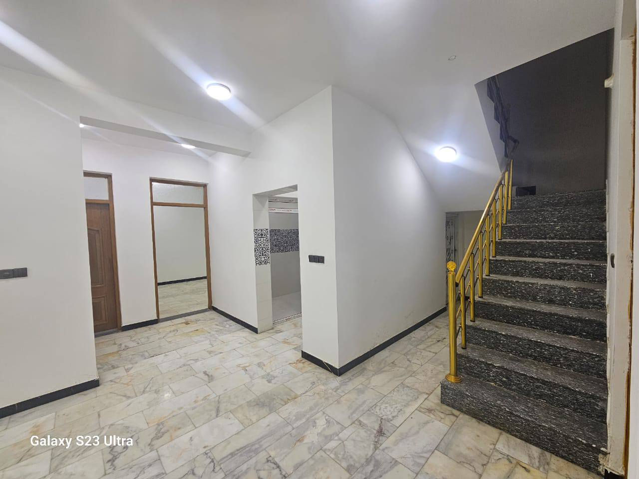 💥مكتب 💥 المستقبل 💥 للعقار 💥
🏦دار  مجمع القضاة للبيع طابو صرف مداور مباشر🏦

                 

✅ (مؤجر حالياً مليون دينار)

⚜️البيت للبيع جاهز⚜️ للسكن ⚜️ كونكريت مسلح ⚜️عرض الشارع 12متر⚜️ الدار غير مسكون ✅مفتاح 🏠 

_____________________________________________

🏤يحتوي البيت ع 🏤الطابق الأول 

💥 غرف نوم عدد 2 🔀💥 آستقبال 🔀💥 صاله 

 صحيات 🔀💥 مطبخ 🔀💥گراج سياره 🔀💥 مناور2 ❇️ 

____________________________________________

المكان 💥⚜️💥( الزقوره)( مجمع القضاة) 

دور القضاة ا ♦️تقاطع المنصوريه 💛

المساحه💥⚜️💥(200)م 

(10×20)

السعر 💥⚜️💥 مراسلة الصفحه خاص أو اتصال 👇🏻

 💜

_____________________________________________

👑تريد عقارك ينباع ماعليك سوئ المراسله والباقي علينه 

_____________________________________________

💙️ #للاعلان عن العقار الخاص بك او للمزيد من الاستفسارات إتصل على الارقام التاليه أو زيارة مكتبنا الكائن في آلشموخ قرب مرطبات الزعفران 💙 ✅ 

*********** 👈 علي الركابي 💯واتساب 💯

او مراسلة الصفحة على الخاص 💙
