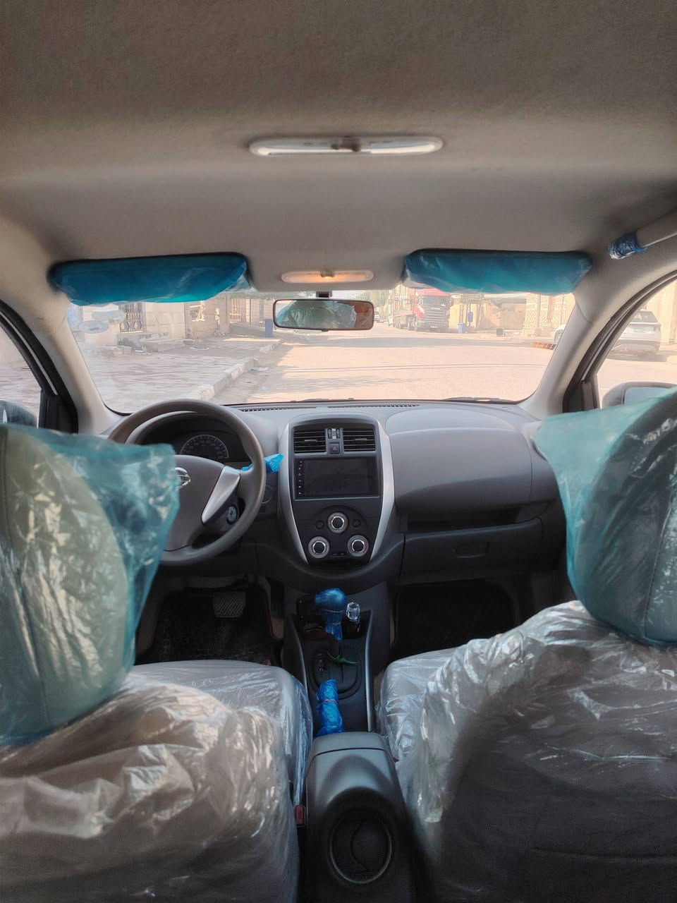 السلام عليكم نيسان صني مصري موديل 24 ماشيه 36 رايدها شده و18 وبيها مجال قليل  عنواني البصره ***********
