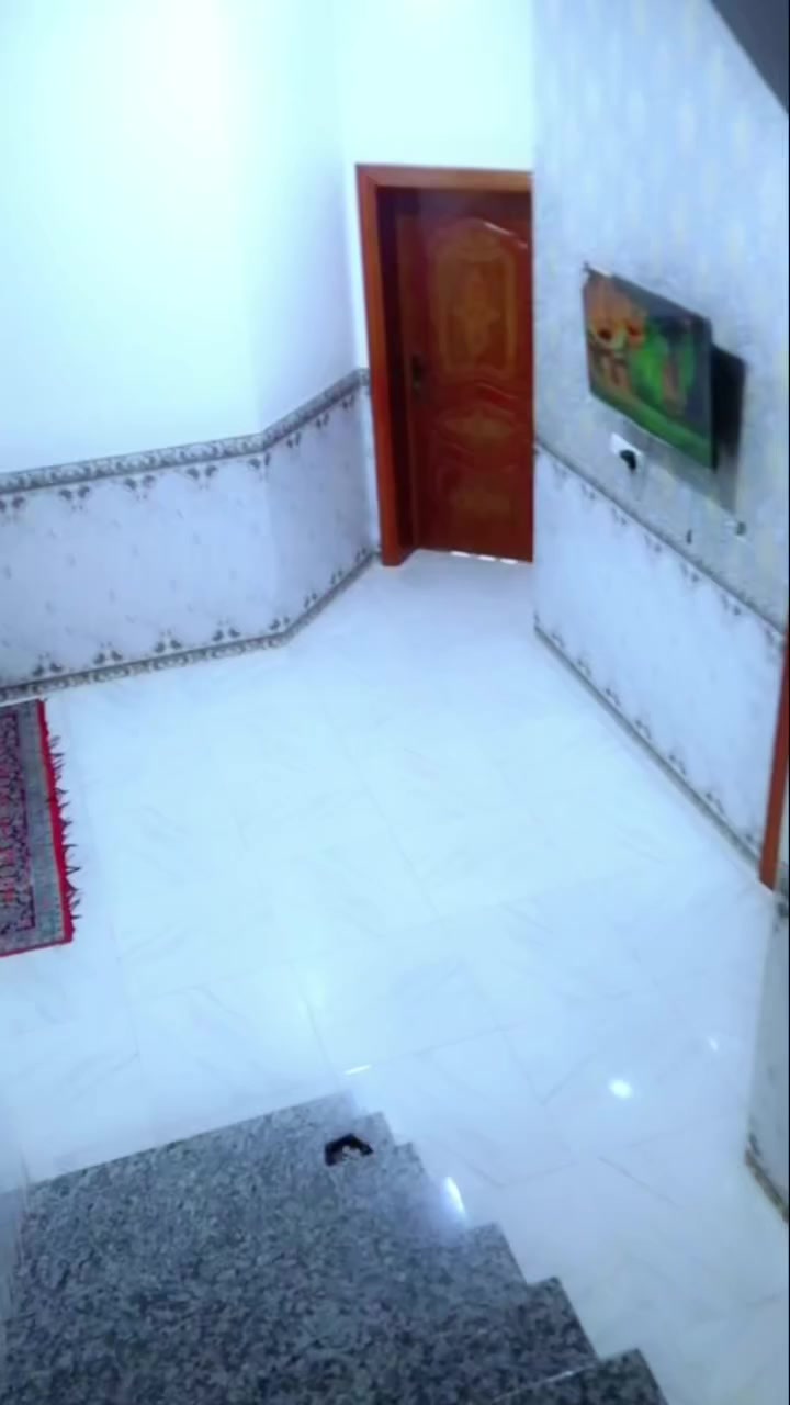 السلام عليكم بيت للبيع قضاء المدينه منطقة الخليفه نوع العقار زراعي مساحة ٥٠٠ متر  نوع البناء طابوق كومكريت بناء جديد يتكون من غرفتين وصالتين وصحيات ومطبخ وكلدور واستقبال للاستفسار اكثر \ ***********
