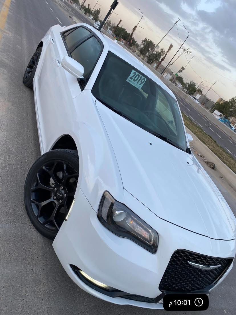 كلايسلر موديل 19 Sكندي  السياره ستعمال شخصي رقم دهوك ملاحضه شرط مداور حداديه كير محرك شرط السياره بيها باب الخلفي ربعه صبغ وبارد إصبع بل دور الخلفي باقي السياره كفاله مكان السياره نجف 260 وبيها مجال ***********
