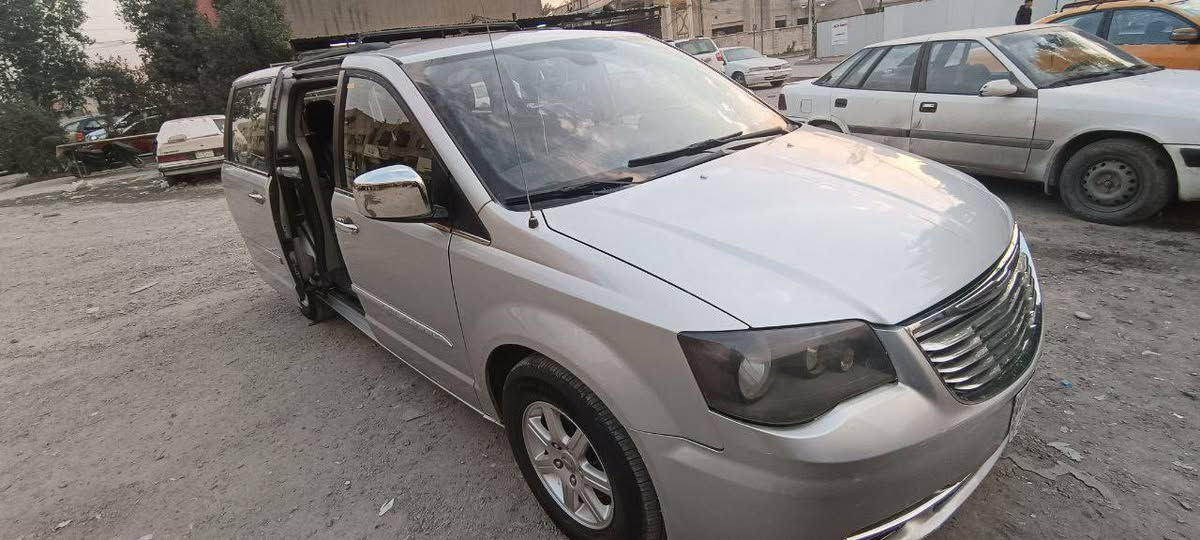 سلام عليكم كرايسلر موديل 12 فول مواصفات بيبان وصندوك كهربائي ثلاث قطع تبريد حادث جاملغ من جانب سايق محرك 3600 كير مكفول تحويل ثاني يوم سعر 120 ورقه وبي مجال اتصل على الرقم ***********
