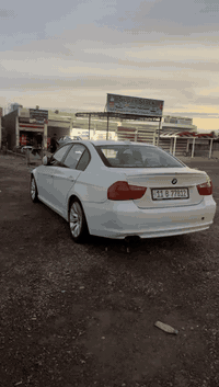 بي ام للبيع 2011 حجم/330/e90
السعر 105$ 
***********
