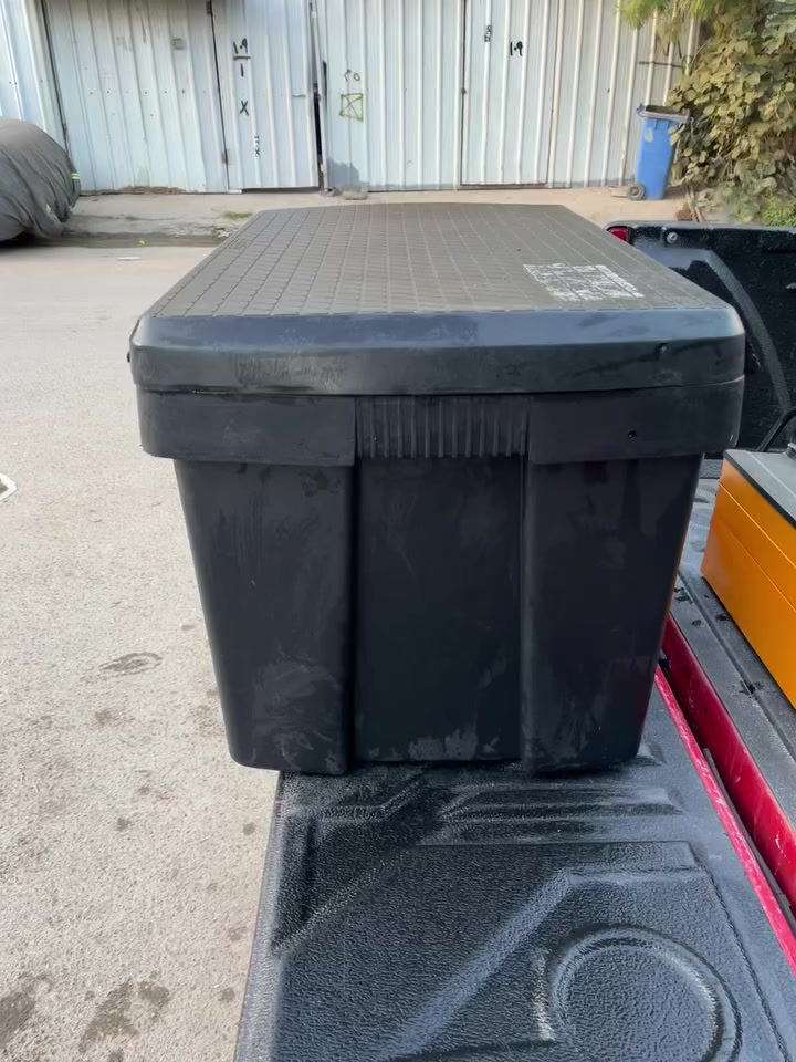 للبيع صندوك  سعر 150 الف   مال بيكم عنواني بغداد صليخ ماعندي توصيل تجي انت تاخذه اي ستفسار اني حاضر ***********
