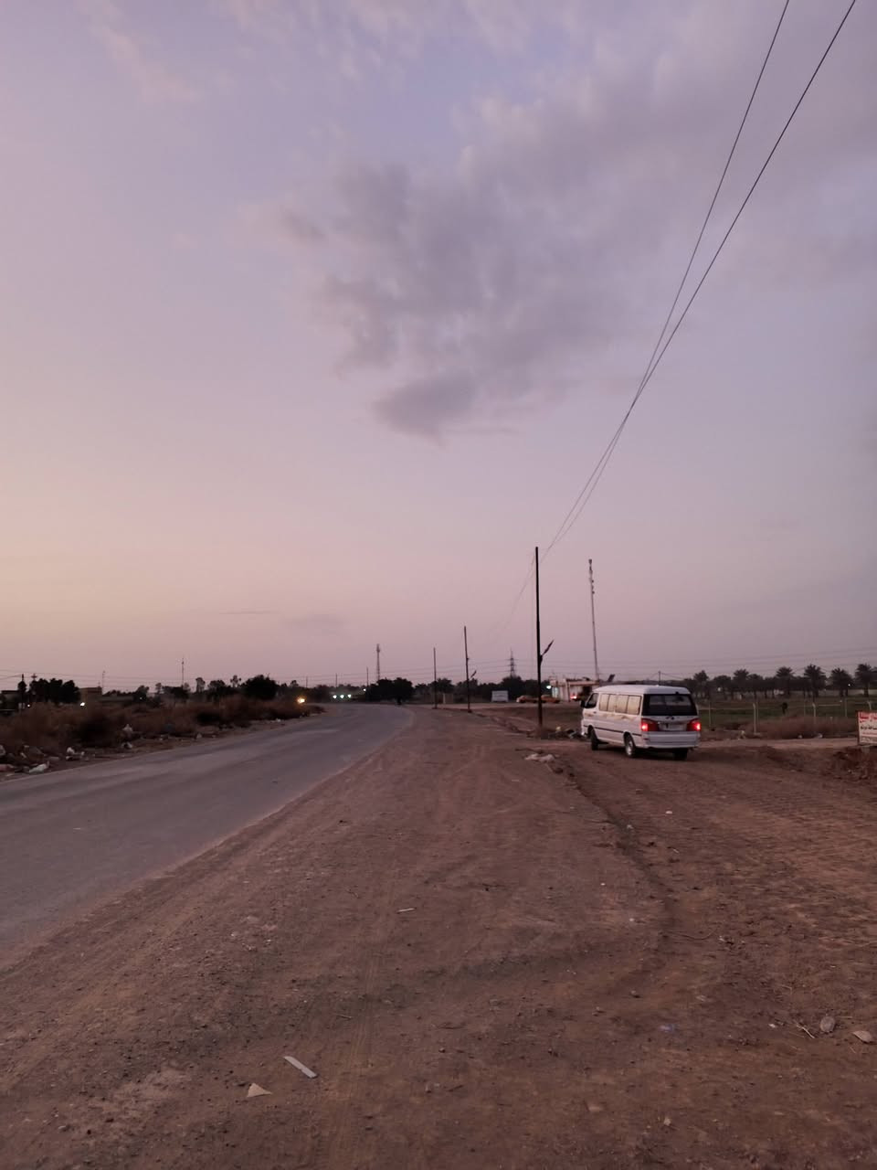 السلام عليكم
دونم للبيع مساحة 2500 م واجهة 34 نزال 80 
عبور الجسر الفرنسي عل شارع العام مدفون ويا الشارع العام 
متكون من ثالث دور 
الأول مساحة 200 واجهة 13 كاملل مقفل 
والثاني 140 م هيكل مقفل شبابيك 
الثالث 140 م هيكل مقفل شبابيك 
ومضيف مساحة 13 م عرض 5 م وخدماته معزوالة 
وحديقة مساحة 1000 م مشجرة نخل وكابرس 
ومساحة كدام البيوت 600 مساحة مصبوبة 
وا ممر داير ميدور البناء 
بناء حديث كلة طابوك وصب كونكريت 
وا جاري العمل على السايد الثاني ول ماء الئبي 
قيد الانشاء موقع تجاري
الاستفسار الاتصال : ***********
