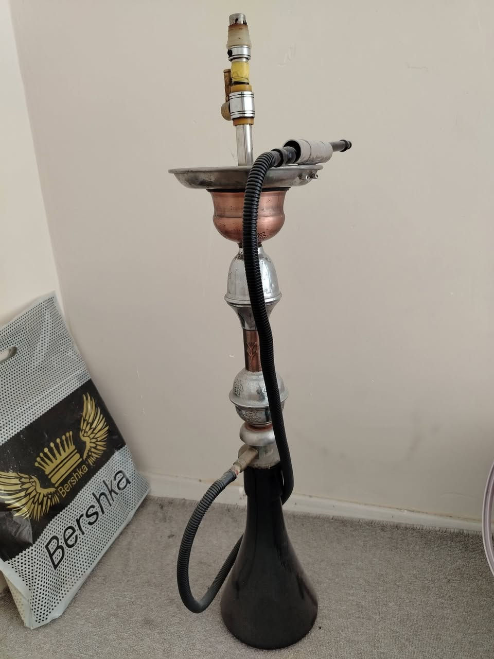 أغراض منزلية للبيع جديد ما مستخدم
لليس مال شعر Philips 
بردى مال مكتب قياس 2 متر ماركة هوم اسطنبول 
تخم أدوات مائدة ماركة abert إيطالي 
شرشف مال دوشك قياس 200*200
بهارات Set كامل مع ملحقاته
علبة مكياج جديدة
طخم كاسات ماء عدد 12 جديد
مدفأة كهربائية (مستخدمة)
نركيلة نحاس اصلي كاملة (مستخدمة)


**إذا كنت صاحب هذا الإعلان وتريد حذفه لأي سبب، رجاءا أرسل رسالة إلى الدعم الفني**