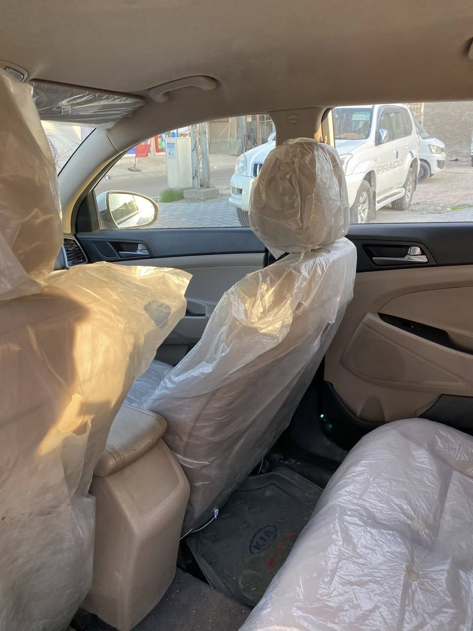 سلام عليك اللبيع مستعجل بسعر مناسب ب ١٣٥ ورقه بي مجال كلش بصيط توكسان موديل ١٦ جديد بعنه كلمه رقم بغداد دولي فول موصفات صندوك كهرباء بصمه سياره جديد بعنه كلمه محرك ١٦٠٠٠ تيربو حادث جاملغ وبنيد فقط  الباقي شرط السونر مكان السياره الشعب البنوك رقمي ***********
