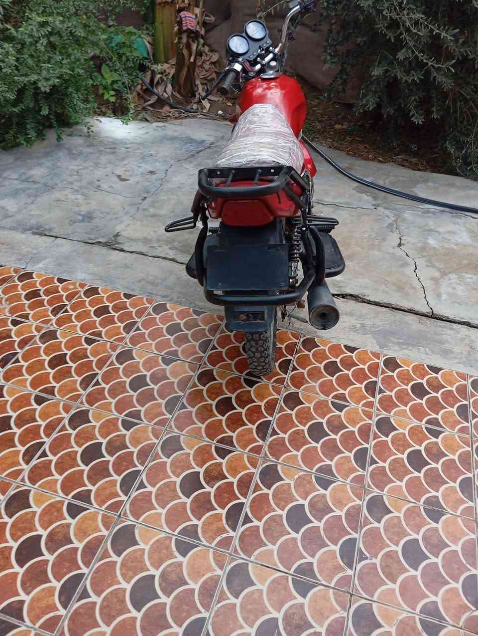 سلام عليكم دايون كلك نضيفه  محرك نضيف باتري سلف شغال لايت سعر 375 وبيها مجال قليل مكاني بابل قضاء المحاويل 
***********
