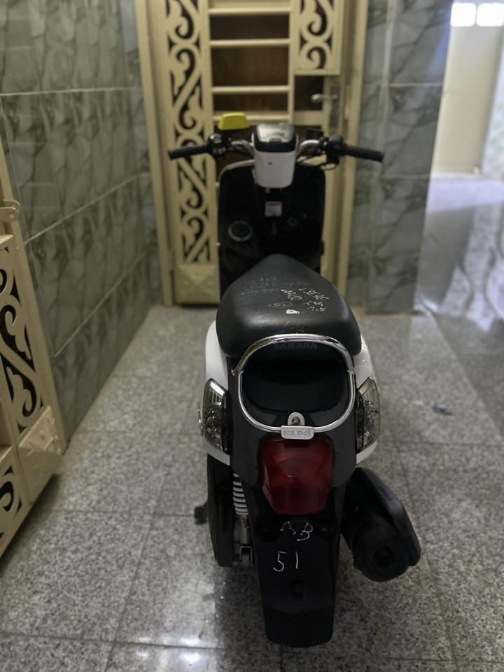 سلام عليكم دراجه بوليس نضيفه جدن موديل 2012نوزل دراجة خير من الله السعر مليون 100بي مجال رقم الهاتف ***********
